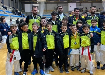 8 medallas para el kárate Maceda en el Campeonato Gallego