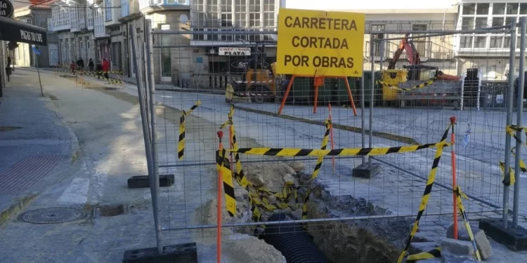 Comienza la reforma del vial principal de Maceda