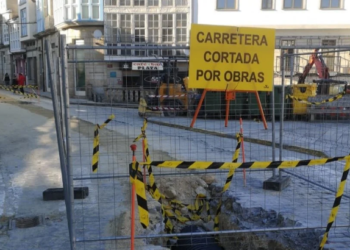 Lista la primera fase del arreglo del vial principal de Maceda