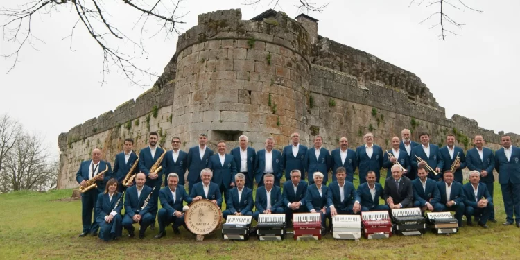 Once años de Os do Fuelle, una “terapia” para sus músicos