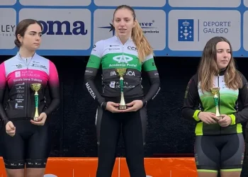 Iris Fernández gana la carrera júnior en el Ciclocrós de Santiago