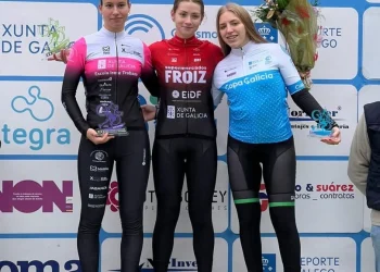 Un tridente en lo más alto del ciclismo en la Copa Galicia