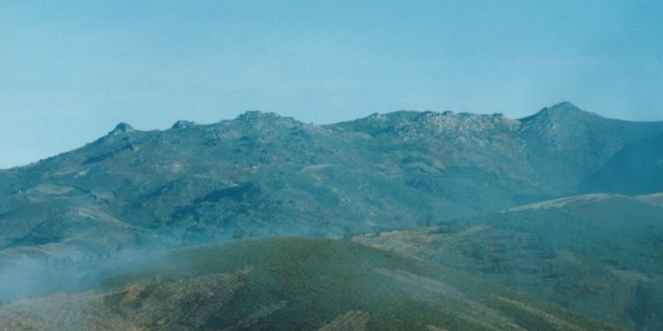 El Gobierno rechaza un parque eólico en la Serra de San Mamede (Maceda) tras no conseguir autorización ambiental